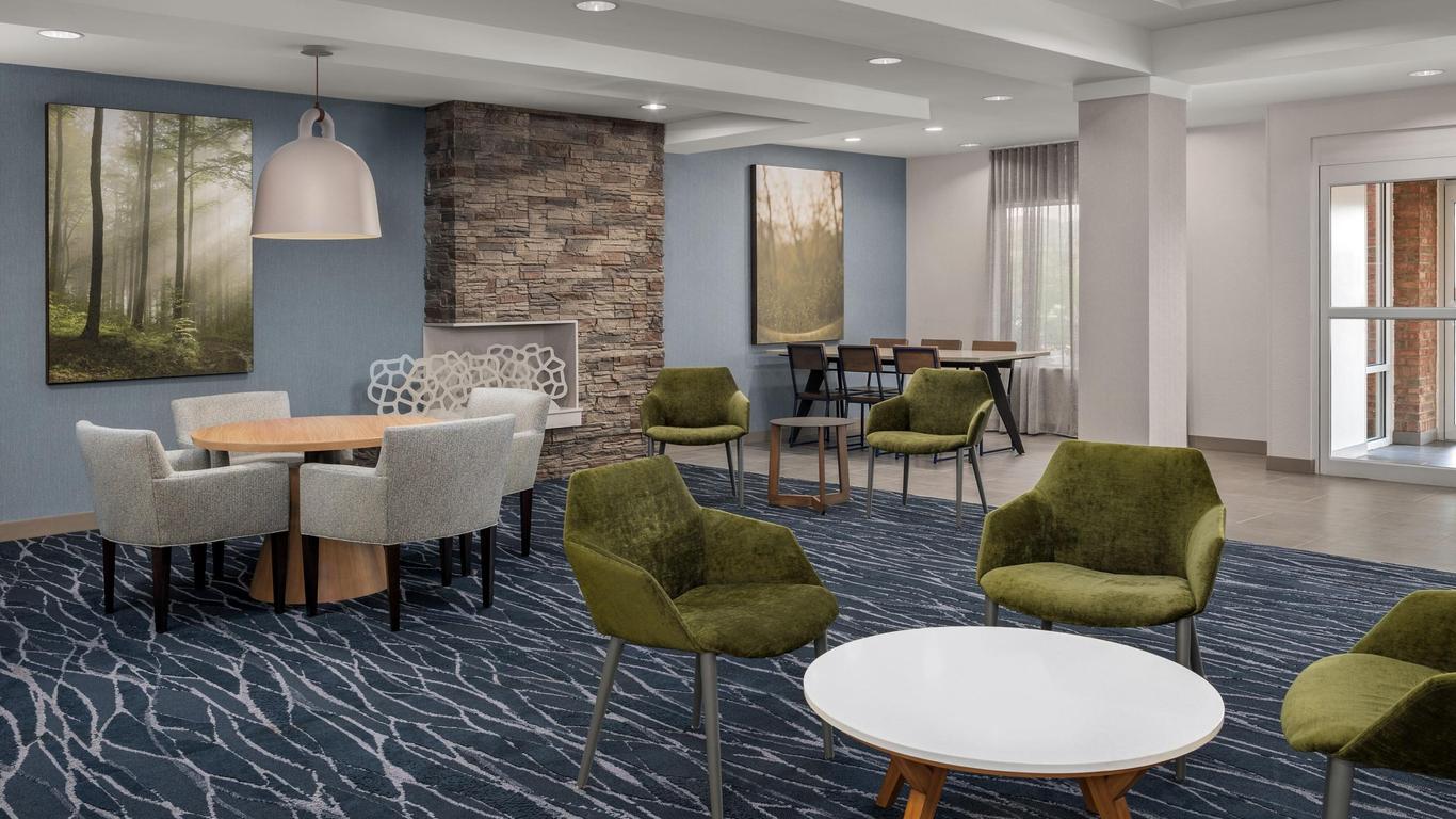 Fairfield Inn & Suites by Marriott Roanoke Hollins/I-81