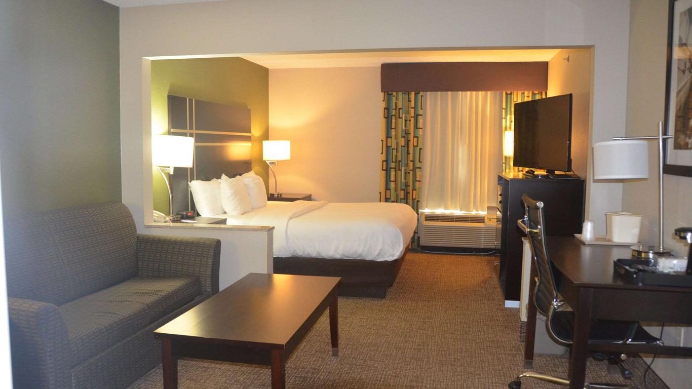 Comfort Inn & Suites Maumee - Toledo (I80-90)