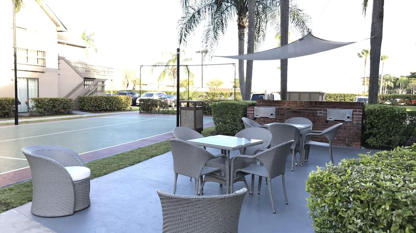 Doral Inn & Suites Miami Airport West