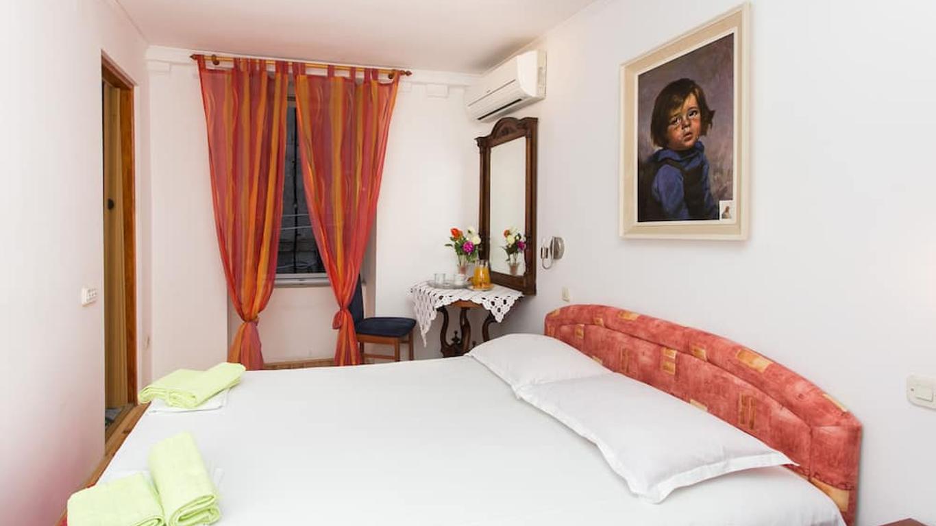 Rooms Fausta Old Town