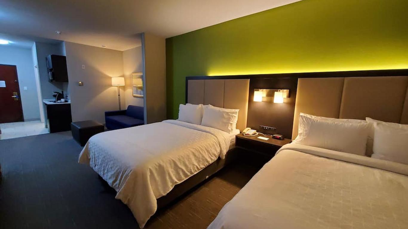 Holiday Inn Express & Suites Pearland