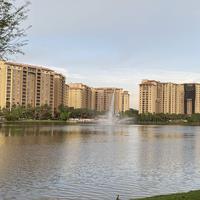 Located Minute From The Gates Of Disney, This Family Resort Has Many Amenities.